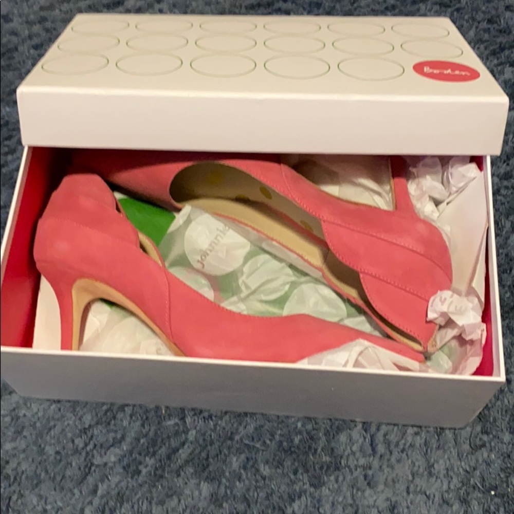 New never worn Boden pumps
